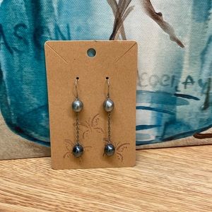Vintage Silver earrings with gray & gunmetal pearls, dangle
